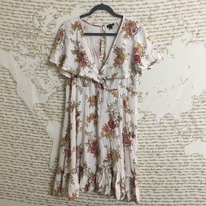 Torrid Sz 2 Floral Dress Wrap Top A7-9